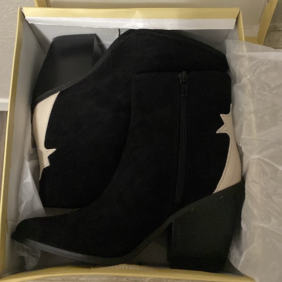 SUPER Cute NWT IN BOX - Picture 6 of 8